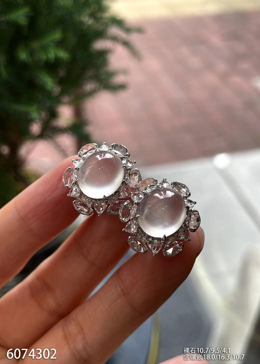 6074302，蛋面耳钉。具体价格微信咨询 商品图1