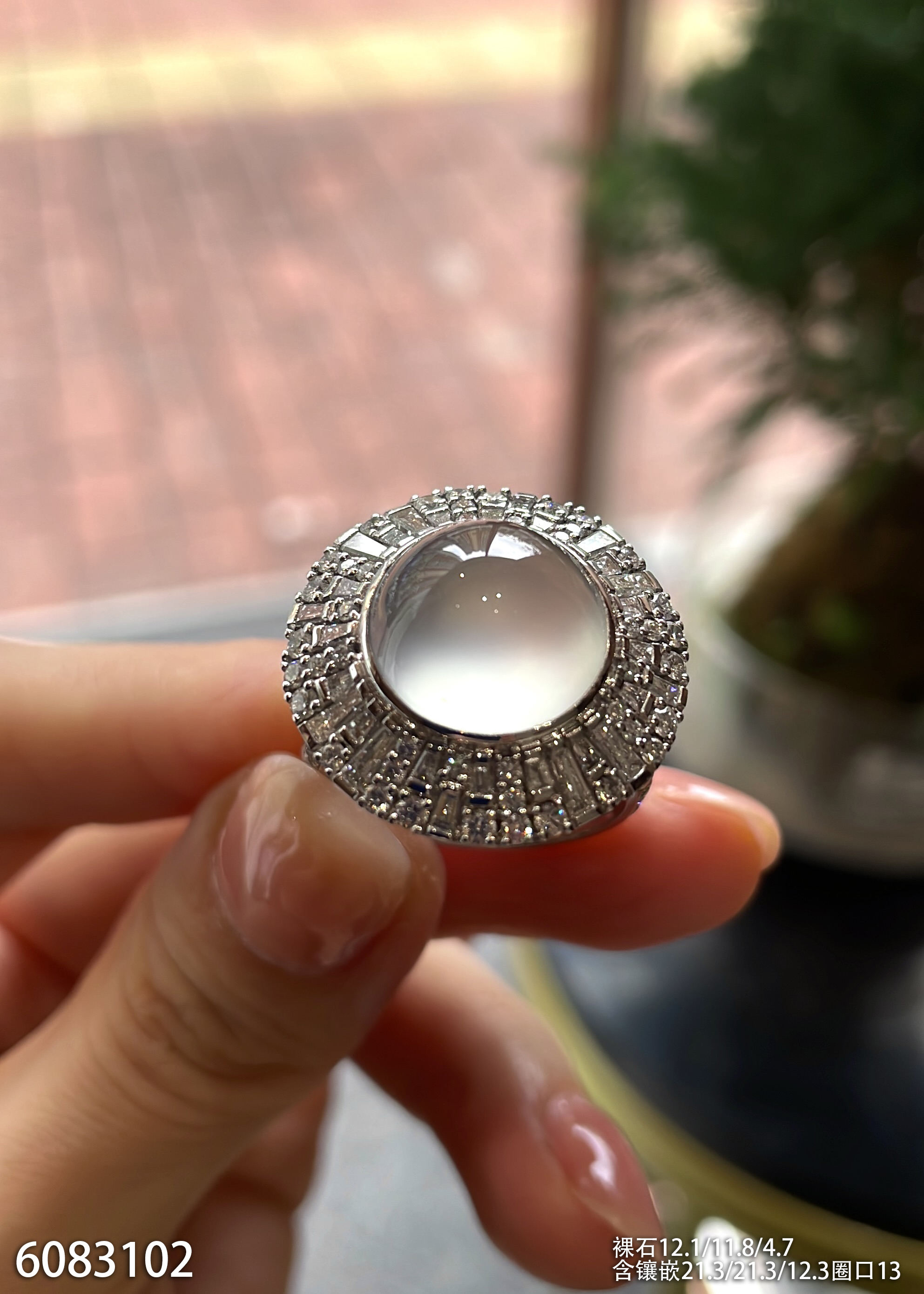 6083102，蛋面戒指。具体价格微信咨询