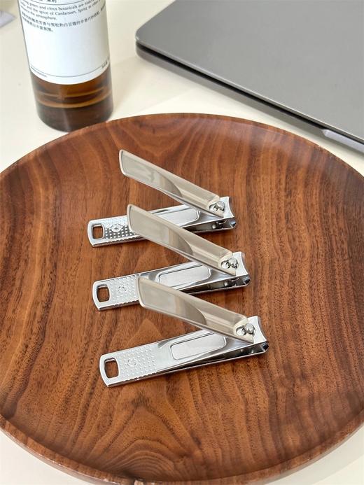 随身美甲&mini便携指甲钳外网同款 € 8.46折算内网 ¥ 66.54随身小巧指甲剪 商品图1