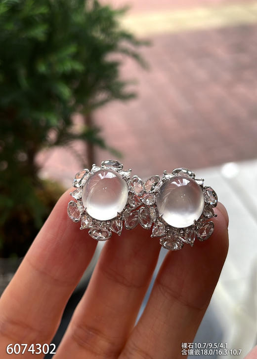 6074302，蛋面耳钉。具体价格微信咨询 商品图2