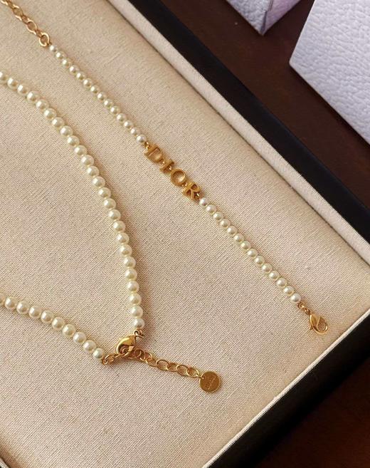 【女神节专享福利】DIOR 字母吊坠 施华洛世奇珍珠项链～ 商品图3