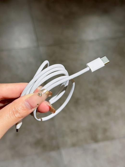 好mini好可爱的充电头 Apple新出的35W充电头 适用于苹果14及以下苹果手机型号 商品图3