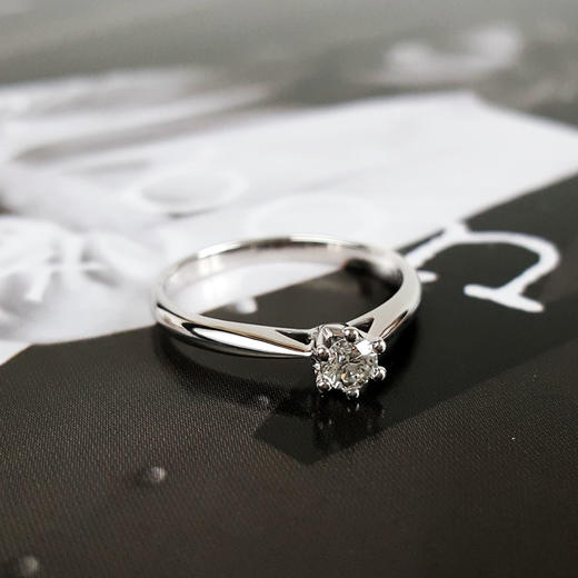 周大生AU750白金经典简约六爪款0.151克拉钻石戒指 11号（戒圈可改）110226TJ05 商品图3