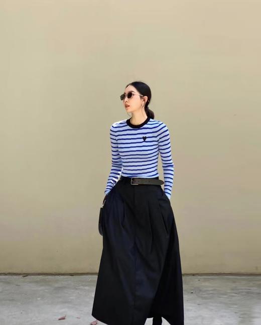 二店y 【9342】显白蔚蓝~撞色条纹爱心刺绣舒适针织衫上衣 商品图8