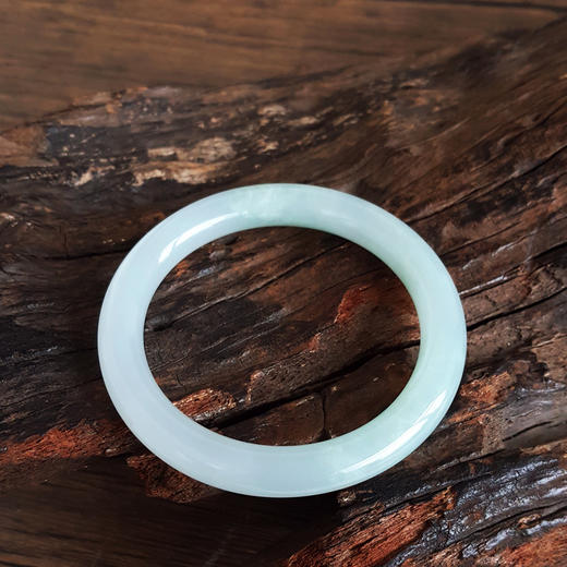 【天然正品】A货翡翠天然细腻无纹裂糯化种浅青色55.5号圆条翡翠手镯140226NJT28 商品图4