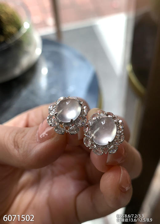 6071502，蛋面耳钉。具体价格微信咨询 商品图0