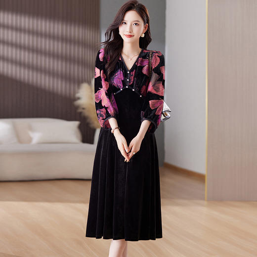 百媚生 钻石绒V领真口袋蕾丝边丝绒连衣裙6023 商品图4