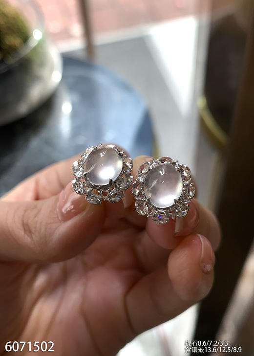 6071502，蛋面耳钉。具体价格微信咨询 商品图1
