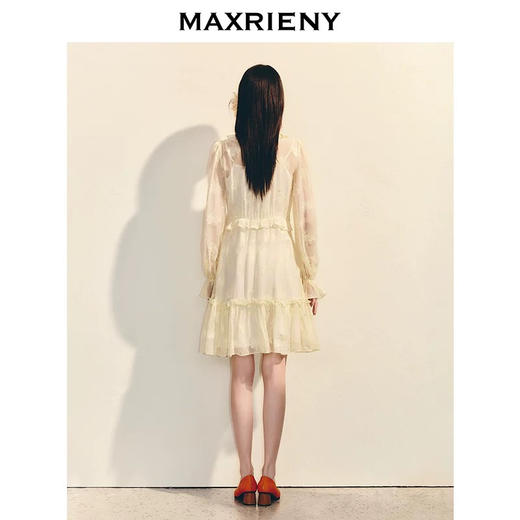 玛克门店发货:MAXRIENY宫廷感仙女风连衣裙货号: MS86DR032F30 商品图2