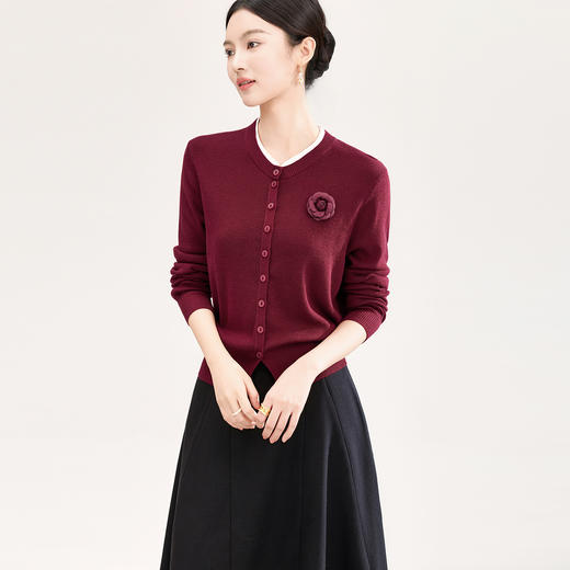 早春款绢丝羊毛细坑条针织衫，简约知性玫瑰花设计休闲上装WLZD2601104 商品图0