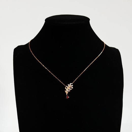 【天然正品】AU750玫瑰金镶钻镶天然羽毛造型鸽血红0.50克拉红宝石吊坠项链 45CM（长度可调节）280226NJT24 商品图5