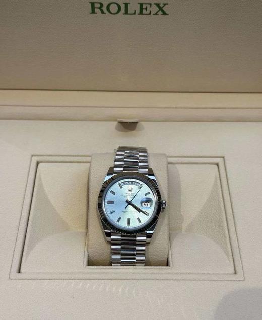 【女神节专享福利】劳力士DD星期日历型当中最奢华低调的一款冰蓝盘铂金腕表40mm表径瑞士机芯 商品图2