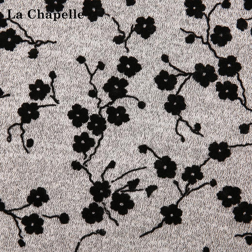 天猫同步【私藏尖货！】拉夏贝尔/La Chapelle复古文艺植绒碎花设计长袖T恤柔软圆领百搭长袖打底衫 商品图4