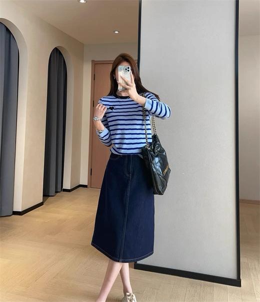 二店y 【9342】显白蔚蓝~撞色条纹爱心刺绣舒适针织衫上衣 商品图2