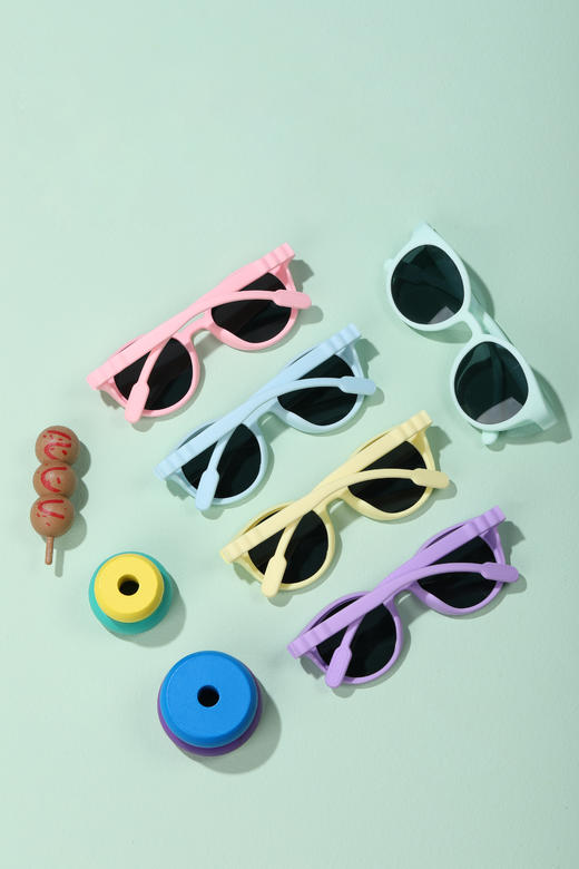 🌸【出游好搭子】品牌直发，🔺mamoru葵儿童太阳镜 😎出游不拍晒，让孩子光彩照人！mamoru葵儿童太阳镜。 为您的孩子提供最佳的保护！ 商品图0