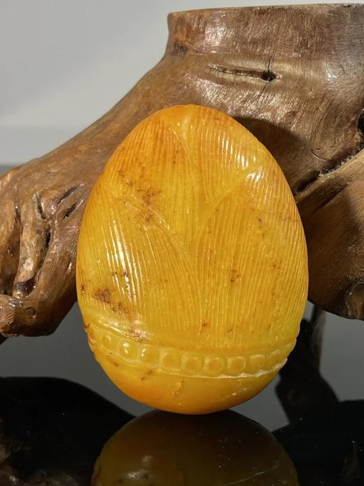 籽料金沁白玉原石竹笋形把玩件，顺丰包邮 商品图1