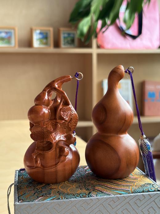 泰山桃木手把件肥城桃木木雕立体小葫芦手把件实木随身挂件 商品图0