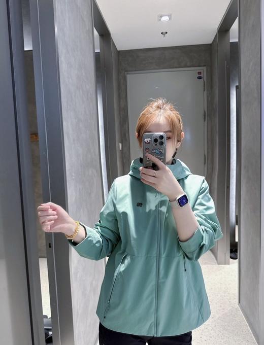 一店k （一批小整单！）诗诗代盐同款！26早春心动户外单品！70D GORE-TEX 2L面料！无束缚上身太舒服啦！宽松不臃肿包容性绝了！小个子穿显精神！微胖穿藏肉肉！女士微拉绒连帽防风夹克外套！ 商品图8