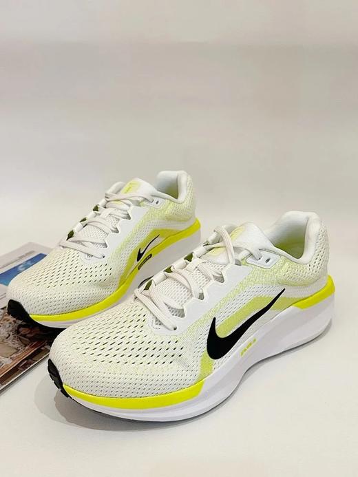 【假一罚三】💥温柔有“韧”力，说的就是这双Nike Winflo 11米红啦！ 👟轻盈到飞起，迈步就像踩了云。稳扎稳打的缓震，跑起来那叫一个安心～ 商品图9