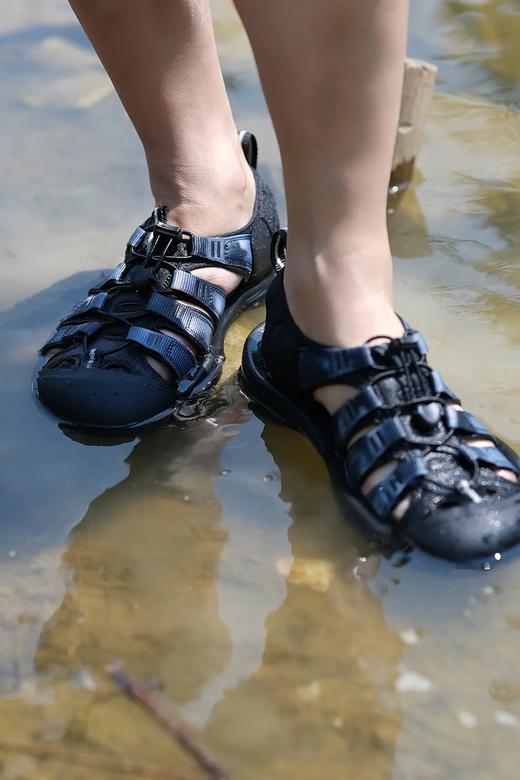 【zf1-6973】情侣户外软底透气休闲溯溪鞋/凉鞋！！ 商品图0