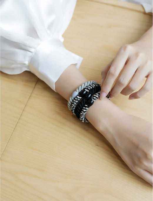 【秒杀价已调 直接拍】Theory 正品高弹力 发绳 高马尾 发圈 一罐 12根 商品图1