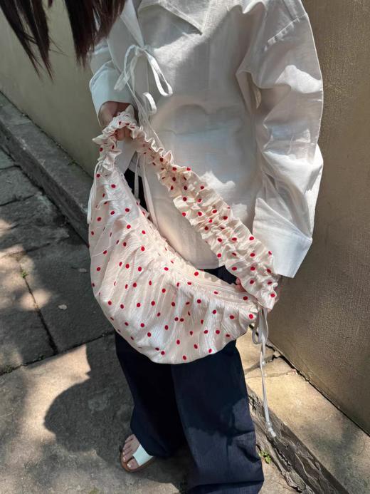 nothe Case布然/NC252107/「莓涟花影」褶皱花边波点饺子包 商品图1