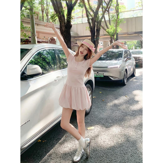 <曾小咸推荐> 韩系刺绣u领短袖连衣裙花苞裙【预售款，预计3-15天！！】 商品图2