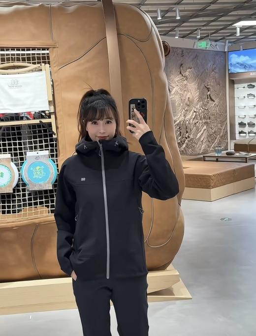 点此购买 可隆春秋季女士户外防风防泼水软壳外套 zc 341603 商品图10