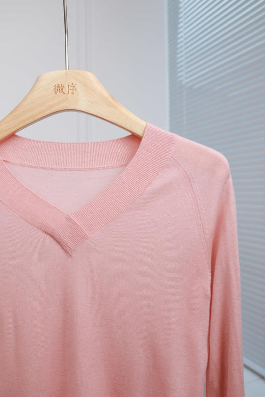 老钱暖调|简约交叉V领羊绒衫 商品图4