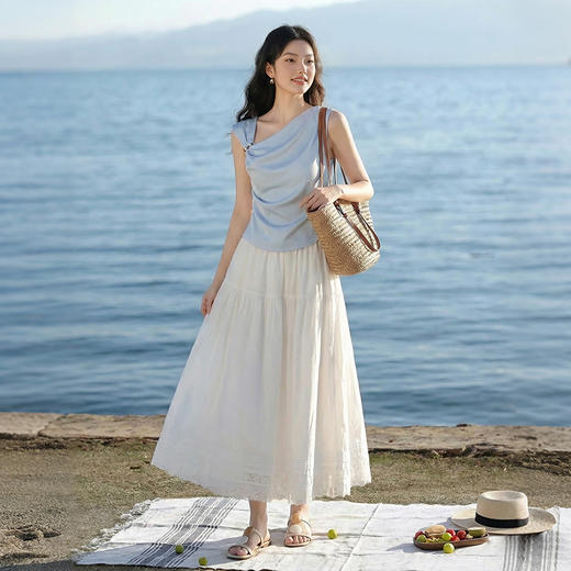 西遇白色蕾丝半身裙女2026年春季新款松紧腰设计感中长款A字裙E0060186 商品图1