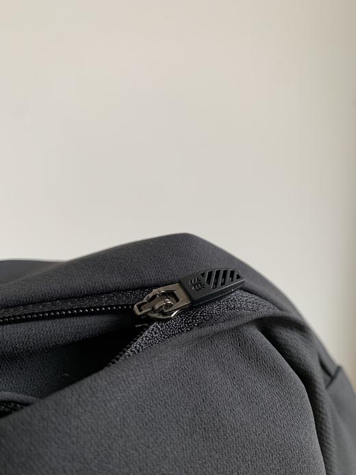 点此购买 可隆春季男士舒乐防泼水长裤 bk 341625 商品图9