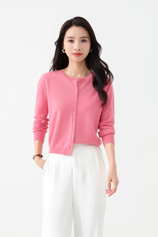 全羊毛圆领开衫 纤维细腻蓬松 轻盈不臃肿 经典版型 藏肉显瘦 微宽松剪裁  包容各种身材JZ2615 商品图2