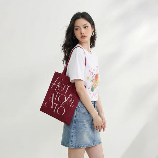 西遇白色短袖T恤女2026年春季新款休闲圆领半袖印花宽松上衣E0060174 商品图3