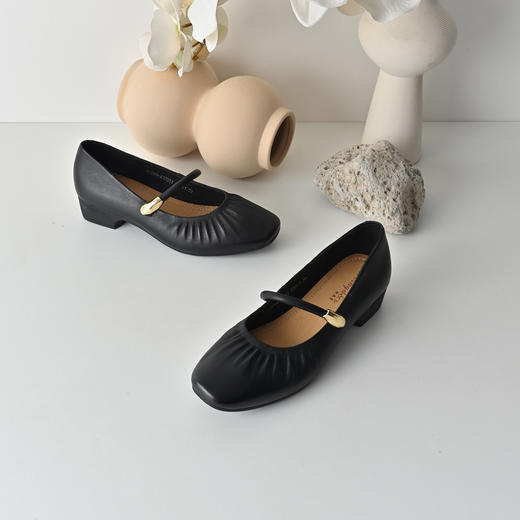 经典鲨2026年春专柜新品羊皮革3.5cm中粗跟一脚蹬浅口单鞋女KW289-617011 商品图3