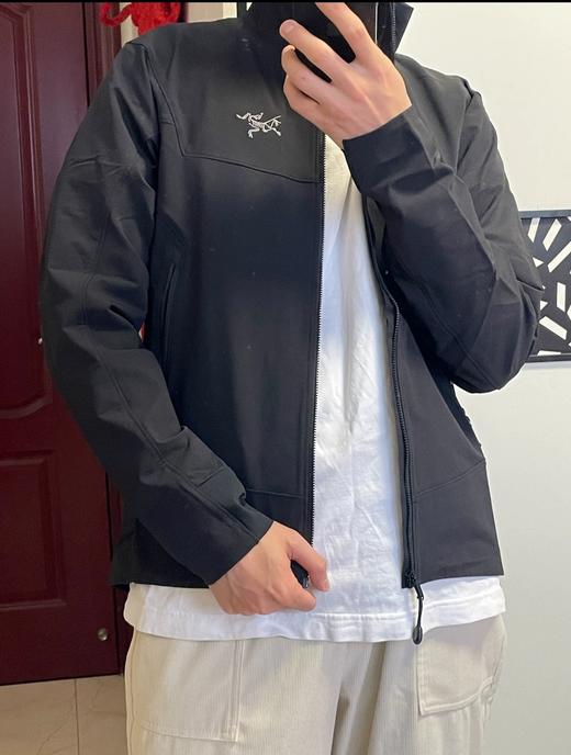 点此购买 始祖鸟JACKET LT春秋季男士软壳立领冲锋衣夹克 ye 341680 商品图5