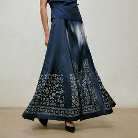 【林栖设计小店】 镜花水月|素皱缎手工鱼鳞褶2026夏新款花间栩蝶绣花改良马面裙1962066