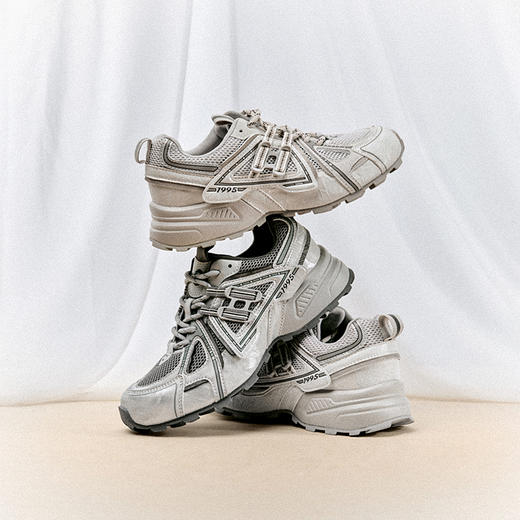 千百度厚底老爹鞋女2026春季新款防撞圆头网面增高透气运动休闲鞋A26107702 商品图1