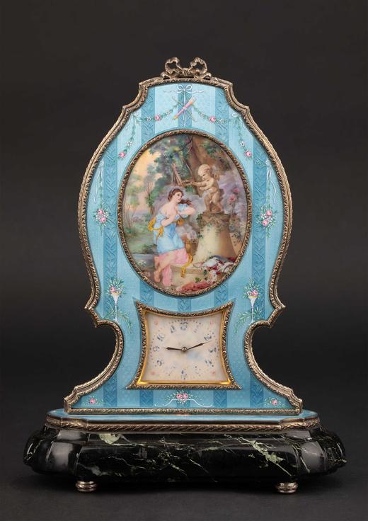 独角鹿西洋古董1920年代瑞士HASE GENEVE工坊出品铜鎏金精雕装饰蓝色珐琅人物主题瓷面报时座钟 商品图0