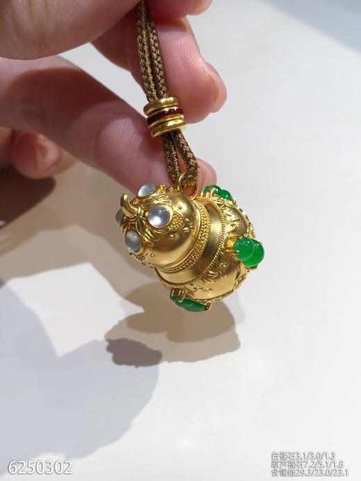 6250302，老坑艳绿葫芦吊坠。具体价格微信咨询 商品图2