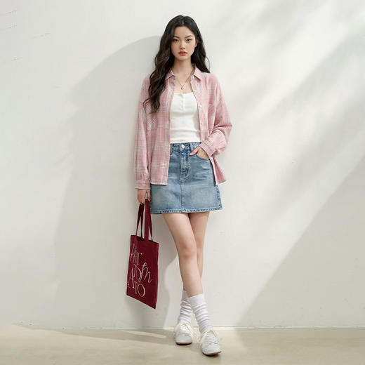 西遇韩系粉色格子衬衫女2026年春季新款慵懒风翻领宽松衬衣外套E0060171 商品图3