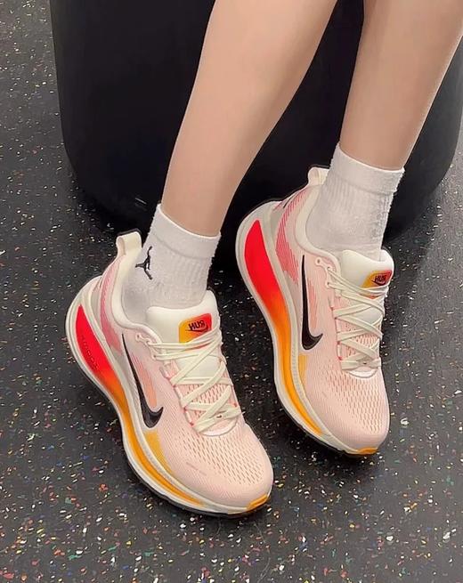 【假一罚三】Nike Vomero 18低帮跑鞋⚡ 透气减震+百搭潮色，跑步出街都吸睛～ 商品图1