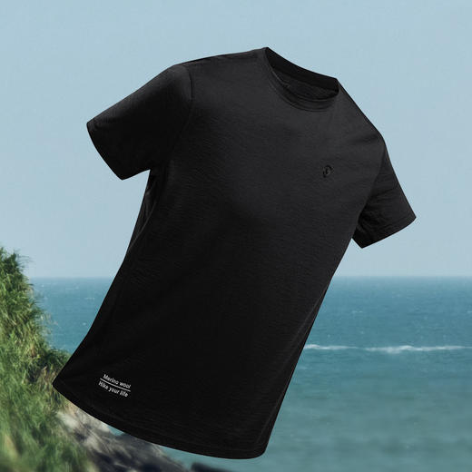 诺诗兰 追岭II男式美丽诺羊毛短袖T恤 贴身舒适不刺痒，吸湿速干特性，柔软弹力剪裁贴合身形，打造全天候舒适穿着体验。 NTSGH5223E 商品图4