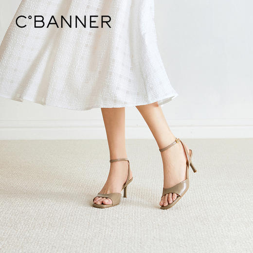 千百度亮面一字带凉鞋女2026夏季新款细高跟露趾不累脚绝美凉鞋A26310181 商品图0