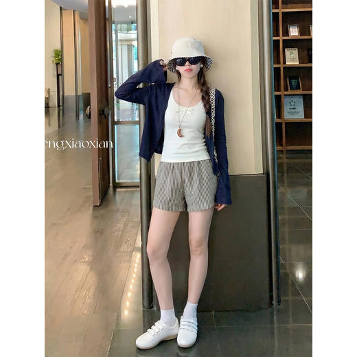 <曾小咸推荐> 韩系套装藏蓝色开衫背心短裤【预售款，预计3-15天！！】 商品图3