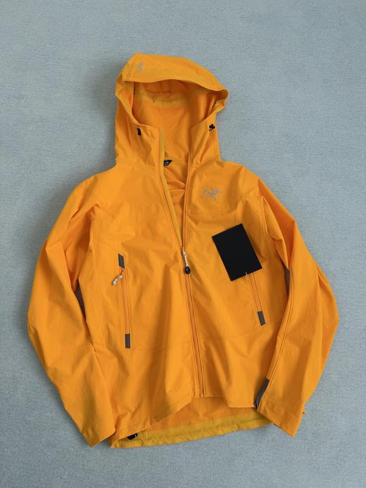 点此购买 始祖鸟gamma hoody春秋季不加绒软壳男女情侣款冲锋衣 ggd 341725 商品图7