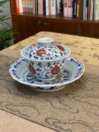 柴窑青花釉里红缠枝莲盖碗 商品图0