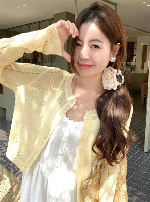 <曾小咸推荐>韩系百搭镂空防晒短款针织开衫 商品图1