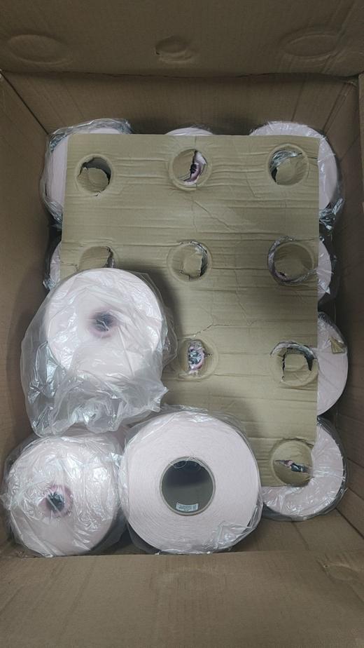 直发 全新配色  【新疆特级长绒棉】 直供专柜,LU家情侣款中筒袜子 商品图4