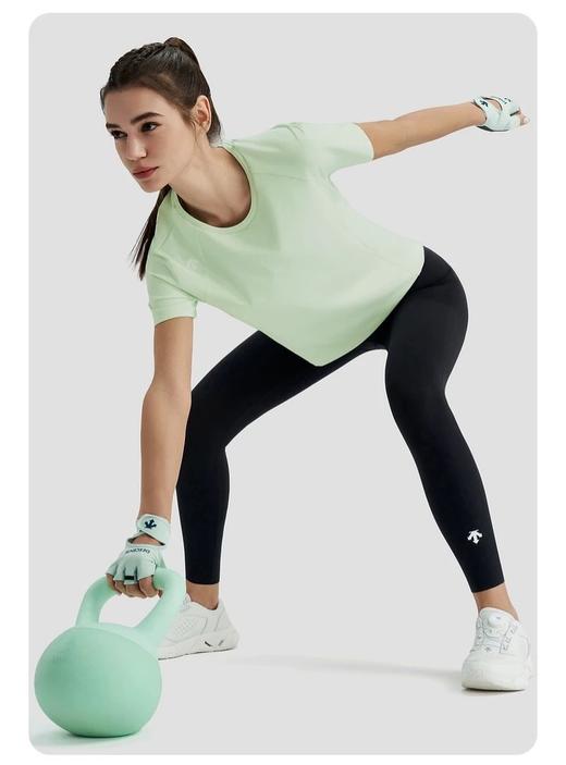 点此购买 迪桑特BODY FLEX系列女士运动紧身裤 bk 341631 商品图3