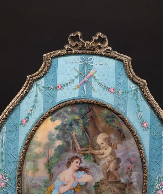 独角鹿西洋古董1920年代瑞士HASE GENEVE工坊出品铜鎏金精雕装饰蓝色珐琅人物主题瓷面报时座钟 商品图5